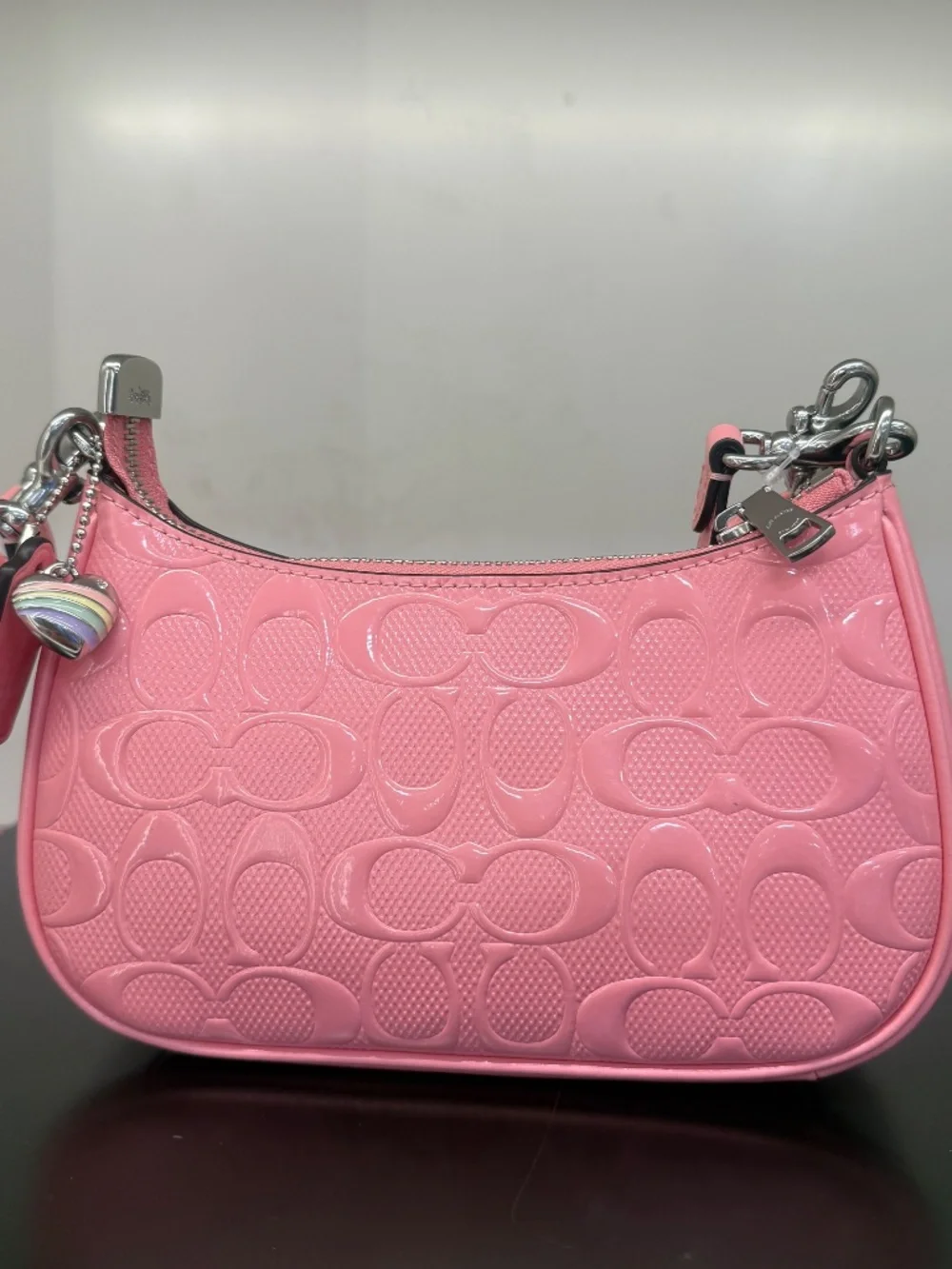 NWT Coach! Teri Mini Crossbody BagIn Signature Leather With Heart Charm 🌸 ccz29 - Picture 4 of 10